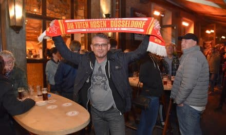 Anstehen für die neue Hosen&nbsp;CD