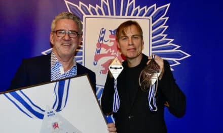 Gregor Schneider gestaltet den Sessionsorden 2021 für Blau —&nbsp;Weiss