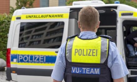 Schwerer Verkehrsunfall in Grafenberg: Fußgänger lebensgefährlich verletzt – Unfallaufnahmeteam im Einsatz