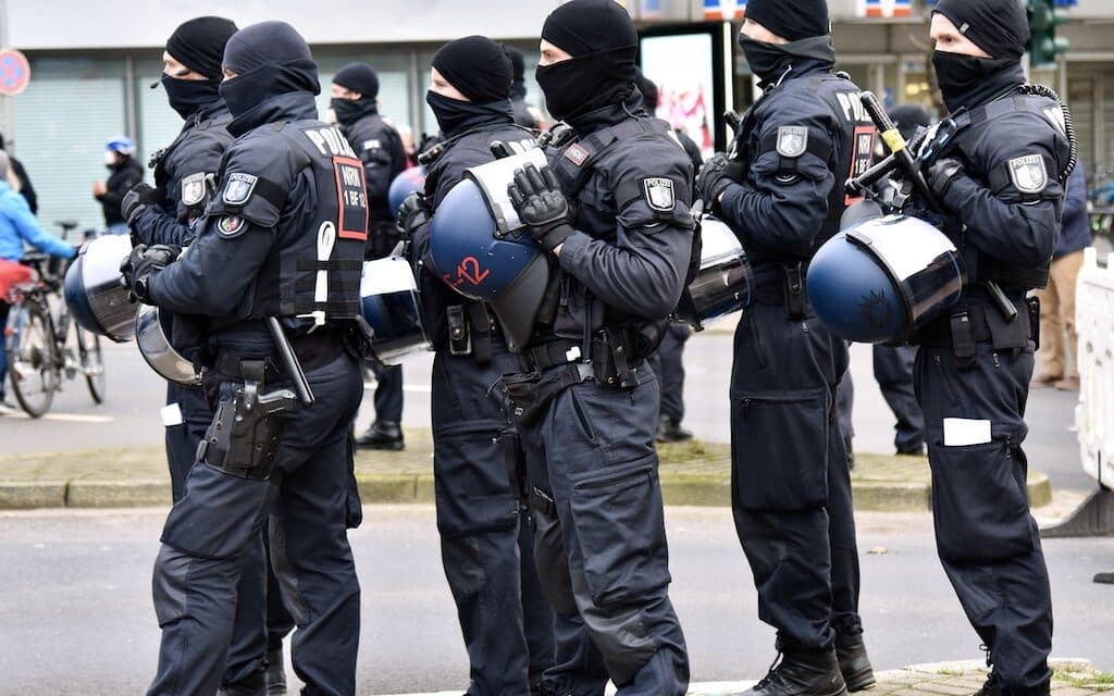 Zwei Düsseldorfer Schulen wegen Bedrohungslagen geschlossen