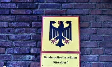 Mann raucht auf Zugtoilette — Sprinkleranlage enttarnt ihn