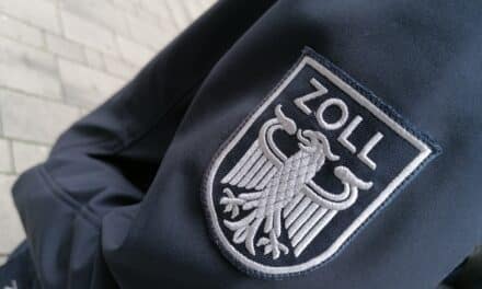 Zoll deckt Verdachtsfälle auf Rheinkirmes auf