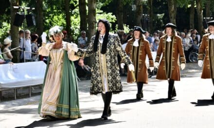 Große Parade auf der Jägerhofallee