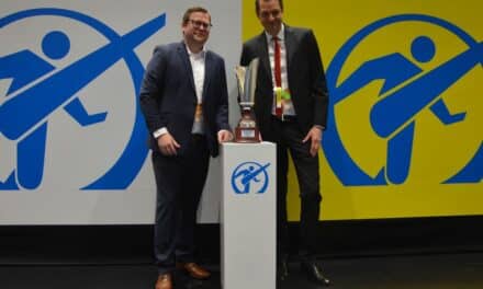 Übergabe des Charly-Meyer-Wanderpokals in&nbsp;Japan
