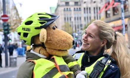 “Sicher durch die Dunkelheit: Düsseldorf fördert Sichtbarkeit und Verkehrssicherheit”