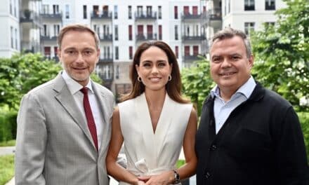 Christian Lindner checkt im The Wellem Hotel&nbsp;ein