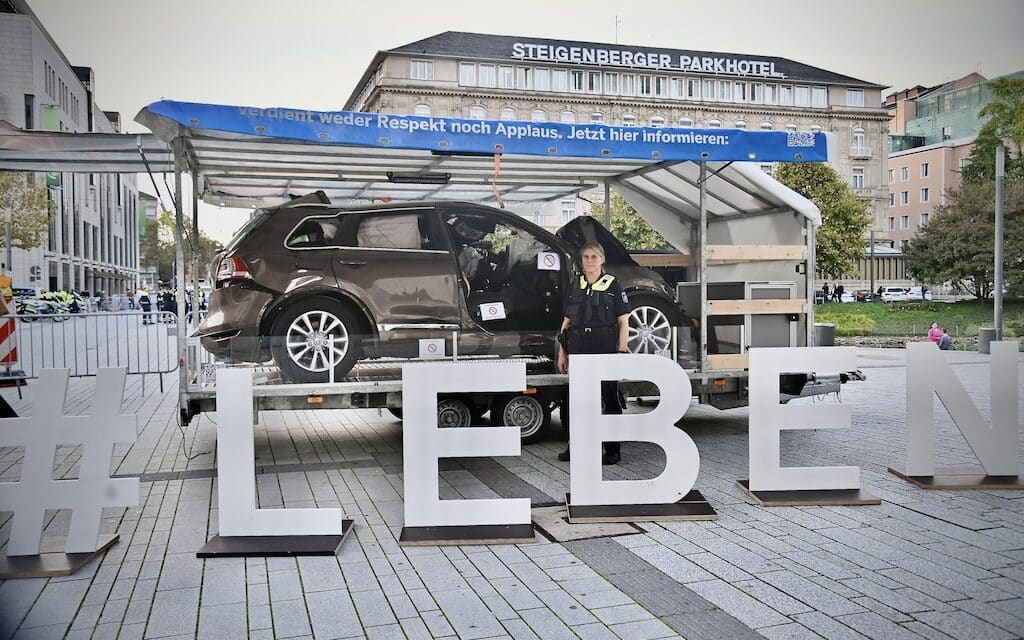 Verkehrskontrollen am Tag der Verkehrssicherheit: Polizei nimmt Zweiradfahrer in Düsseldorf ins Visier