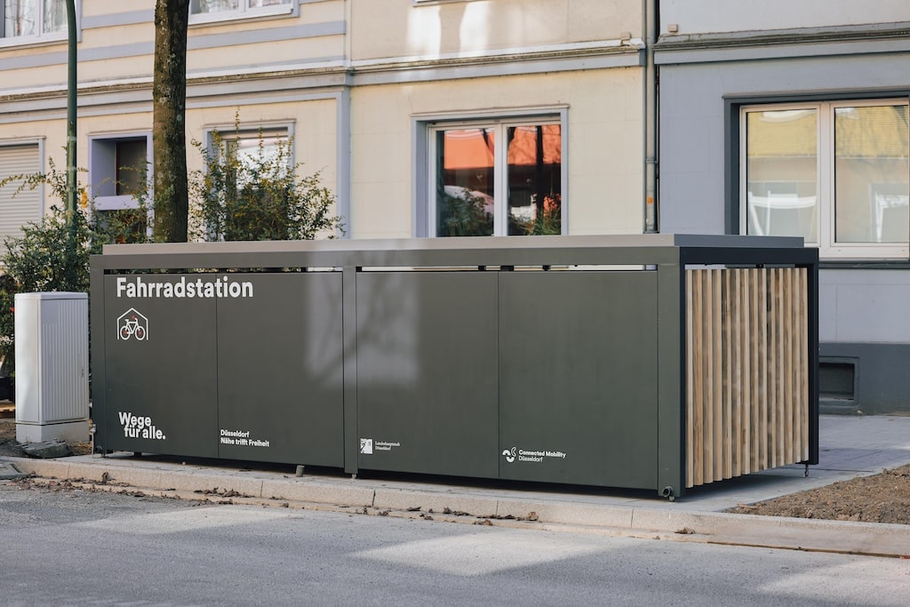 Bestandteil der neuen Mobilitätsstation an der Bankstraße ist unter anderem eine Fahrradstation. © Connected Mobility Düsseldorf