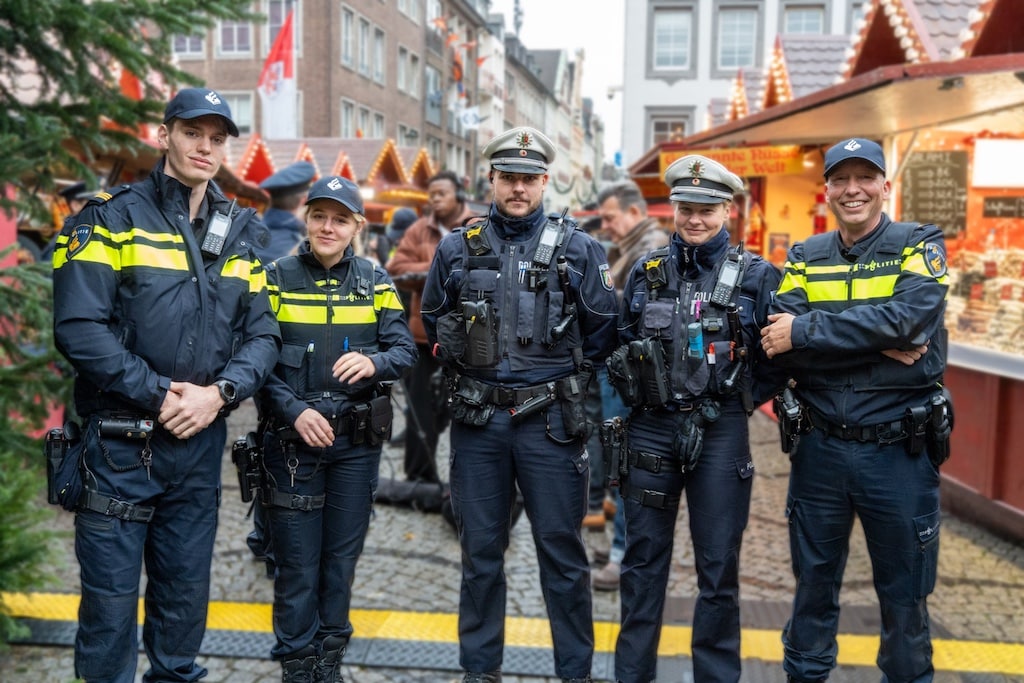 Begrüßung der Holländischen Kollegen und ein erster Rundgang über den Weihnachtsmarkt © Lokalbüro