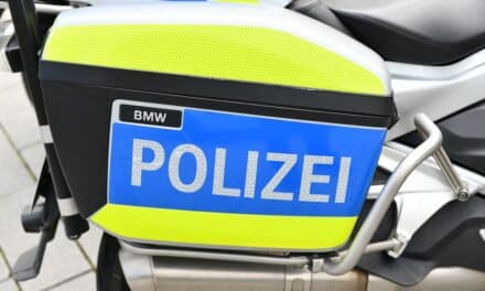 Verfolgungsfahrt in Oberbilk: Jugendlicher rammt Polizisten mit gestohlenem Moped