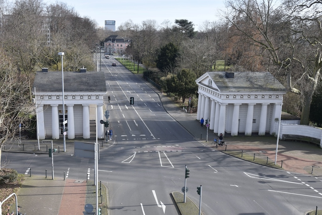 Ratinger Tor (rechts das Tor das ausgeschrieben ist) © Lokalbüro