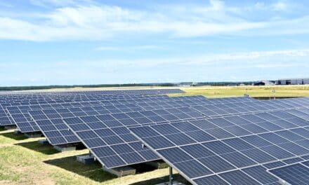 Größte Photovoltaik-Anlage ihrer Art: Düsseldorfer Flughafen setzt auf Solarstrom