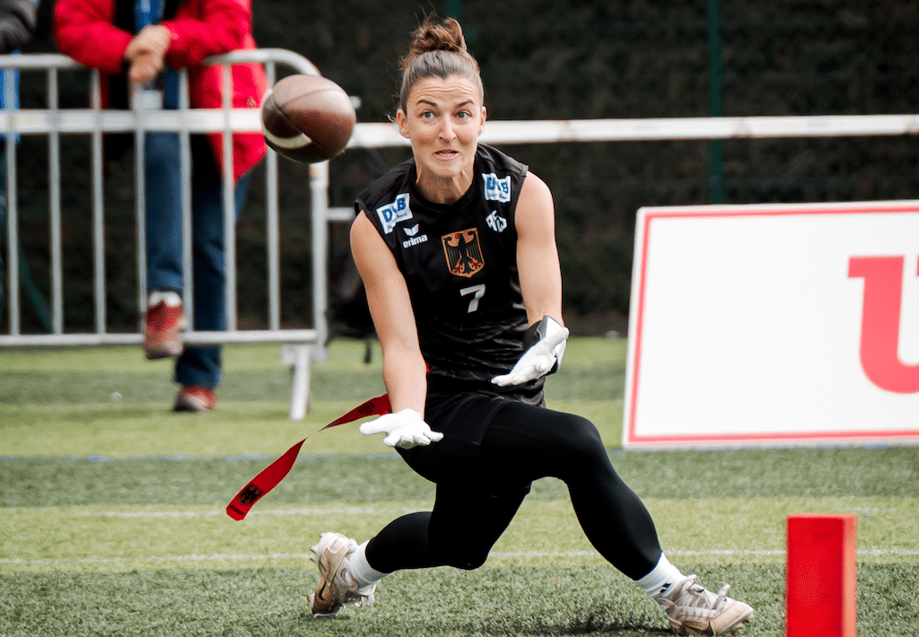 Flag-Football-Nationalspielerin Kyra Fischer, die auch für die Düsseldorf Firecats spielt. ©&nbsp;AFVD