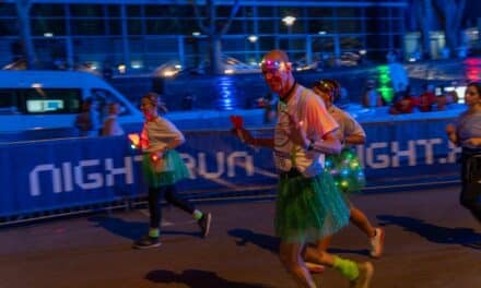 Über 1.500 Läufer beim zweiten Night Run durch den Rheinpark